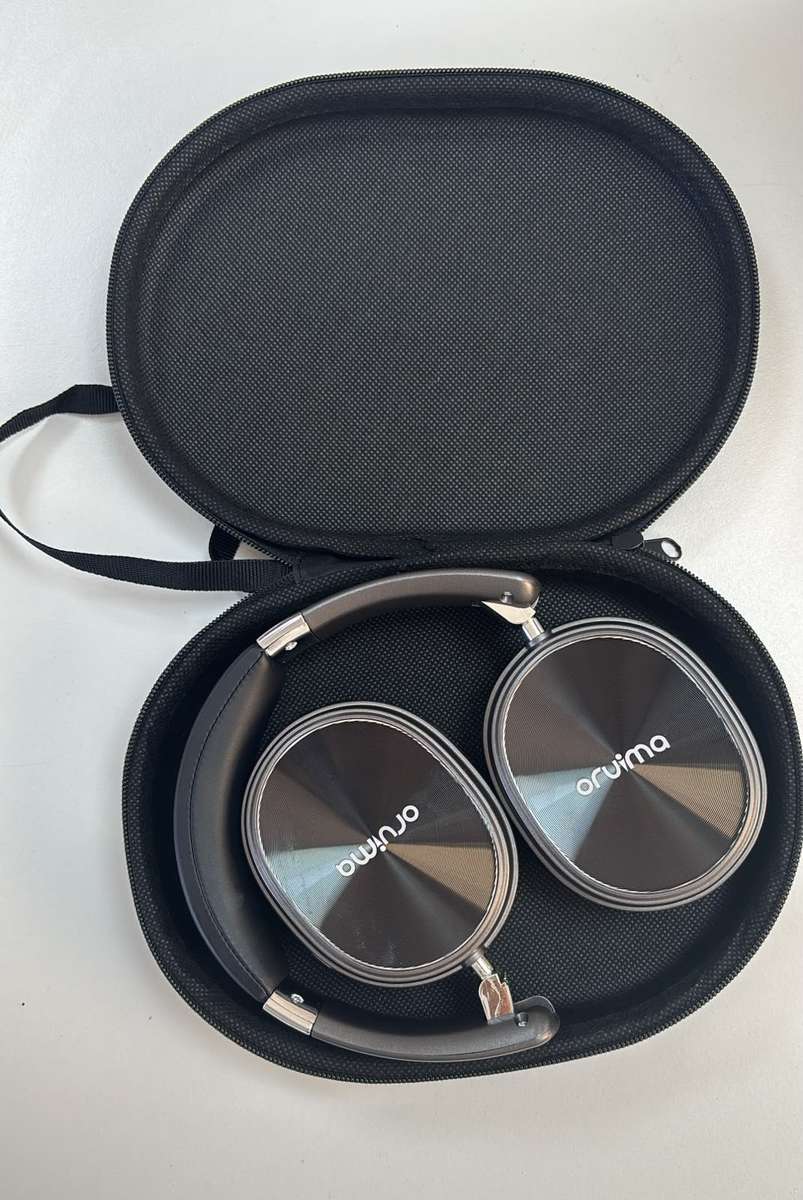Wireless Bluetooth Noise Cancelling Over-Ear Headphones - Black - Fair Condition