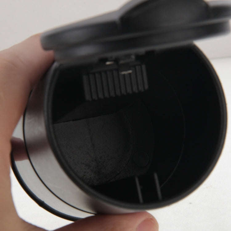 Portable Car Ashtray, Size: 6.9x6.9x10 cm, Portable Car Ashtray