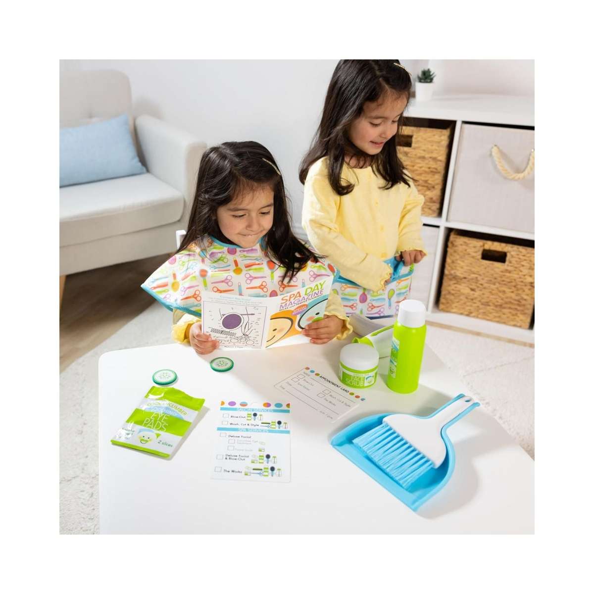 Melissa & Doug LOVE YOUR LOOK!  Salon & Spa Play Set