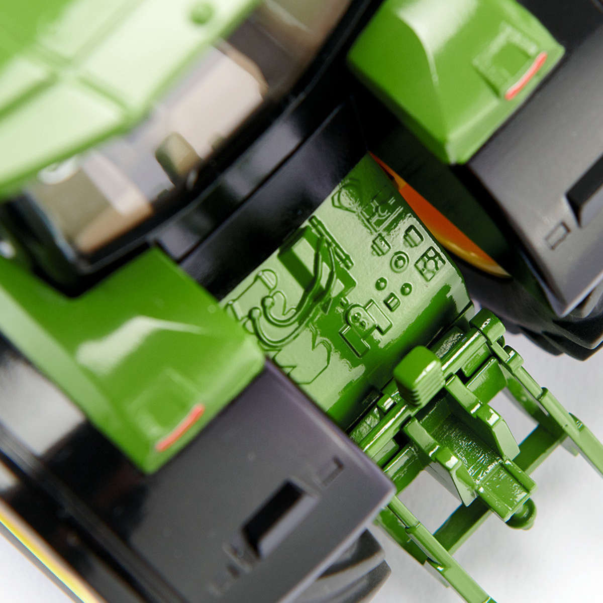 Siku John Deere 8R 370 Tractor 1:32