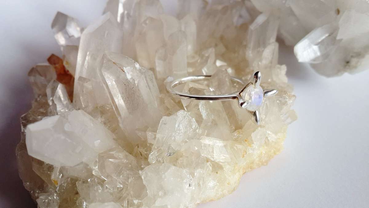 Faceted Moonstone Star Flower Ring - 18 mm