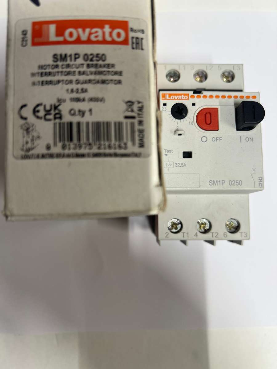 Lovato SM1P 0250 is a pushbutton-controlled manual motor protection circuit breaker