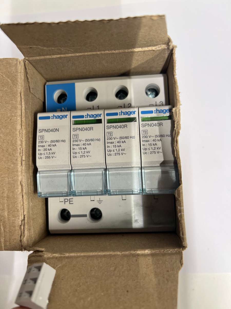 Hager Type 2 Surge Protection Devices (SPDs), specifically modular components including SPN040N (...