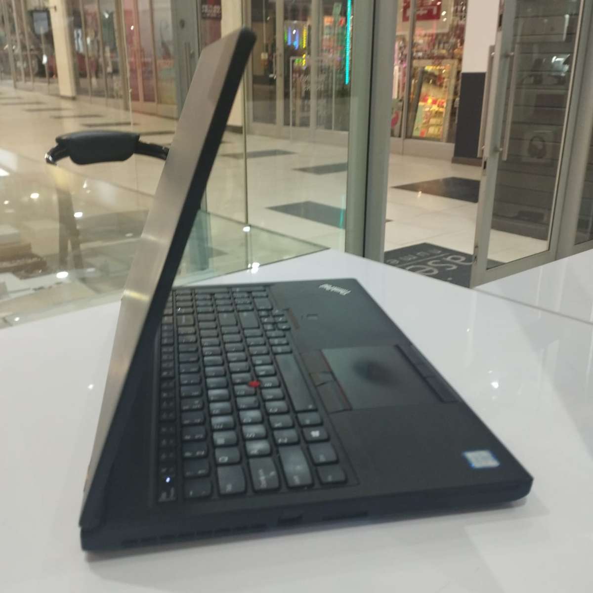 Lenovo ThinkPad P52 Intel Core i7-8850H, 32GB RAM, 512GB SSD, 15.6" Anti-Glare FHD (1920x1080) Wi...