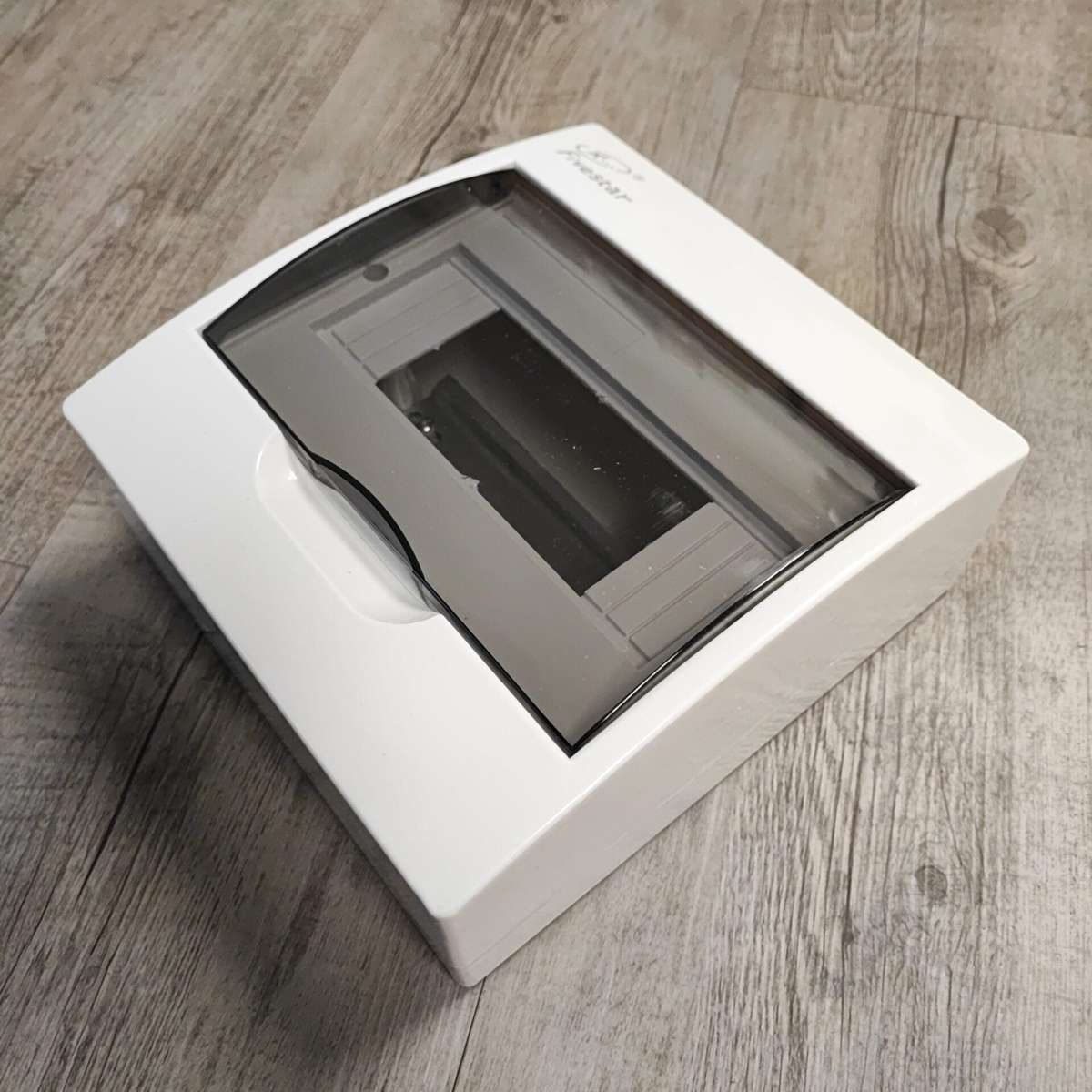 REDISSON 6-9 way Surface Mount DIN Rail Distribution Board - Versatile and Reliable Power Distrib...