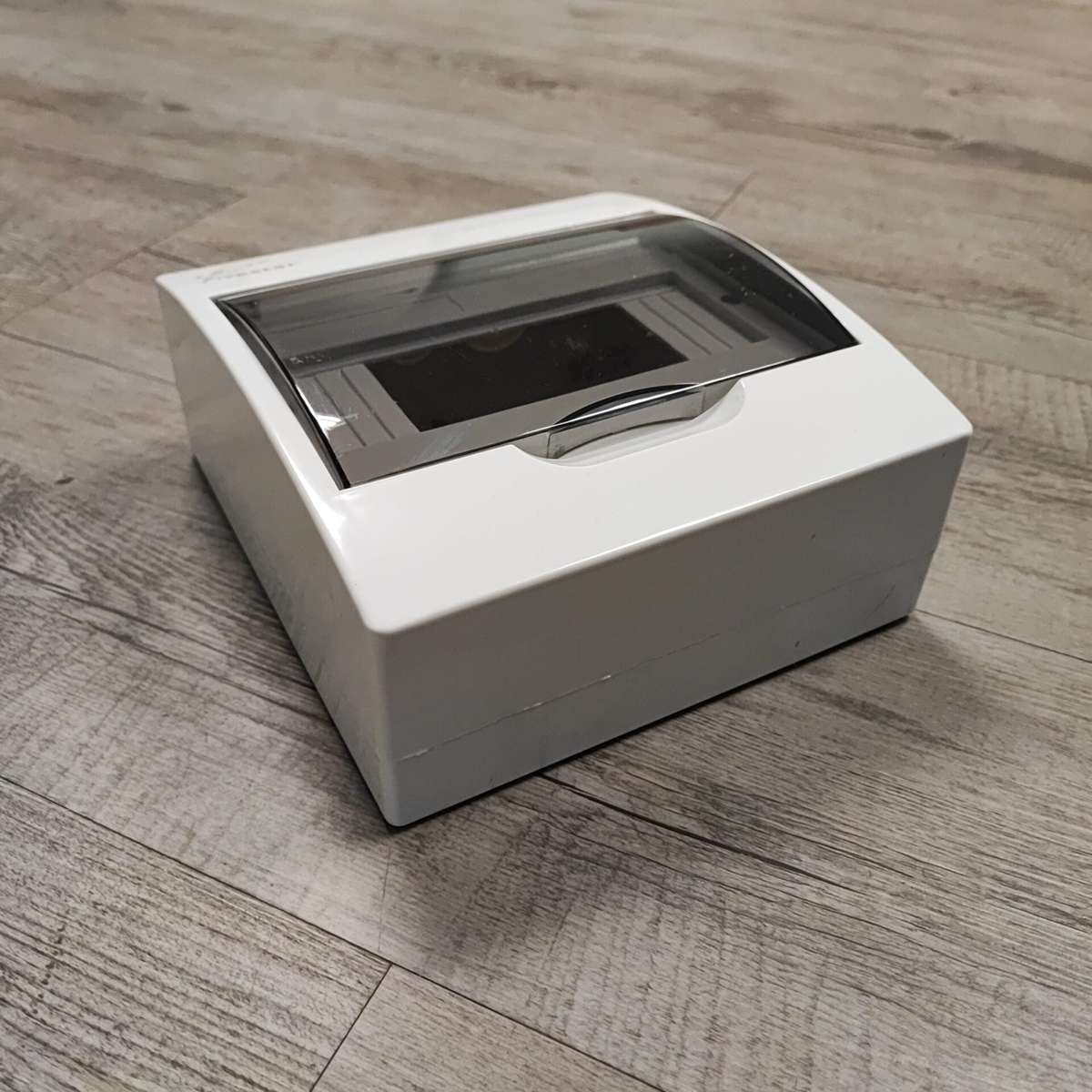 REDISSON 6-9 way Surface Mount DIN Rail Distribution Board - Versatile and Reliable Power Distrib...