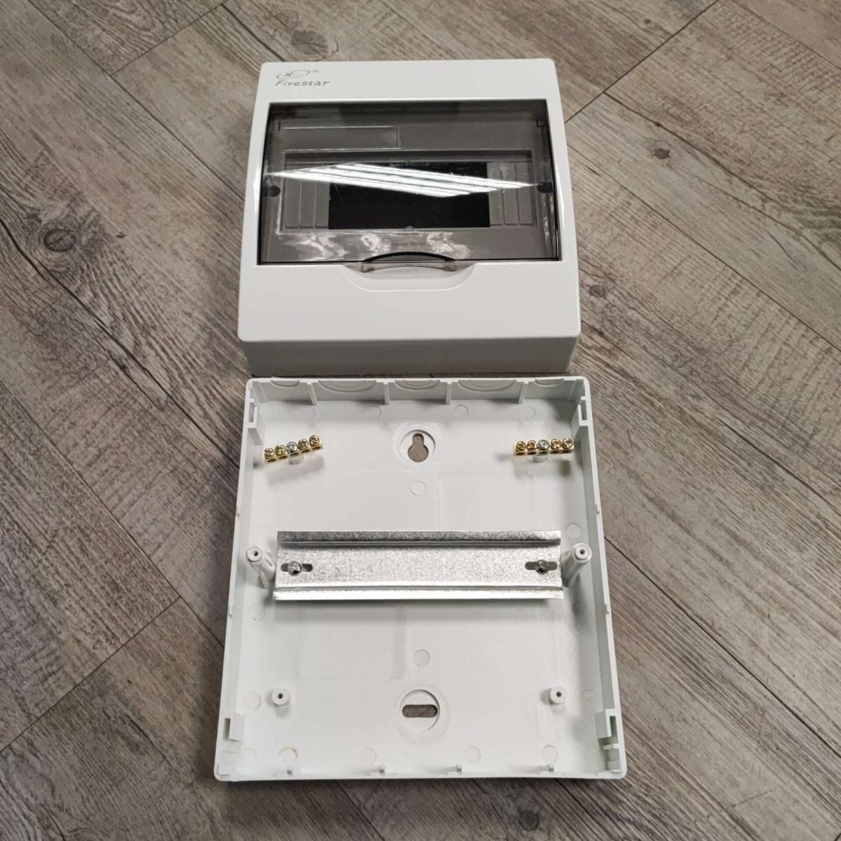 REDISSON 6-9 way Surface Mount DIN Rail Distribution Board - Versatile and Reliable Power Distrib...