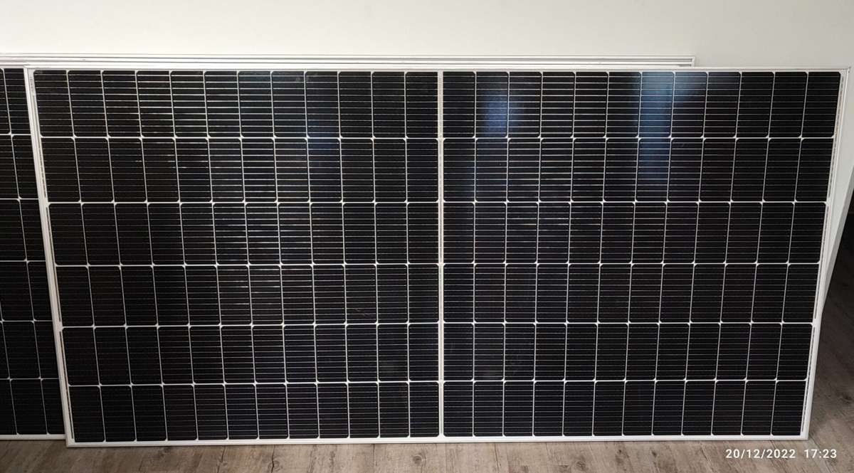 Longi Solar 615w Bi-Facial Solar Panel - High-Efficiency and Durable (10005819)