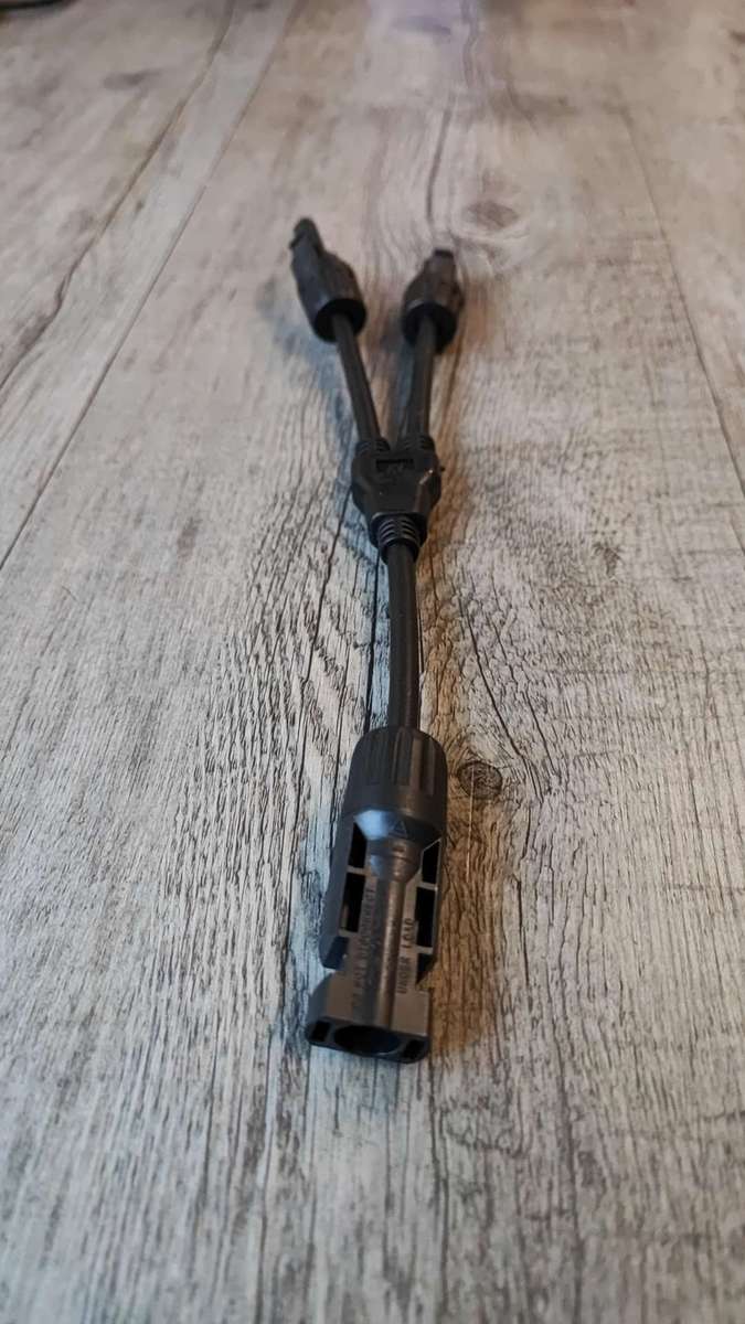 Enhance Your Solar Panel System with the 1 to 2 Solar Panel Y Connector and Splitter Set (10006173)