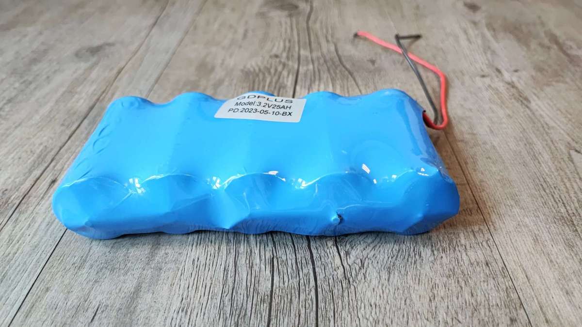25ah 3.2v LiFePo4 32700 Battery with built-in BMS Board (10006241)