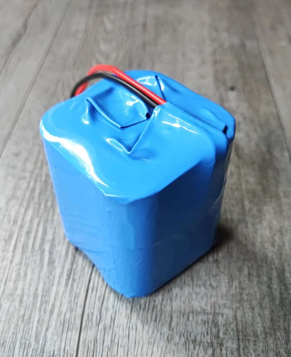 6.4v 10000mah 32700 LiFePo4 Battery with 6Amp BMS - Reliable Power Supply for Various Application...