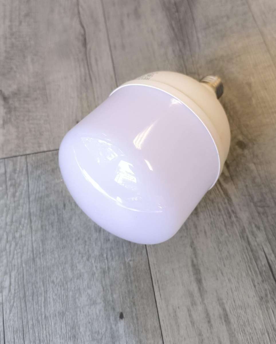 REDISSON 220v AC 40Watt E27 (Screw Type) 6500K Cool White LED Bulb