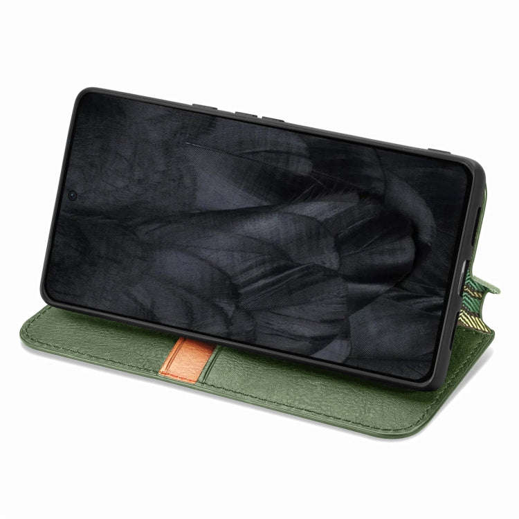 For Google Pixel 8 Pro Cubic Grid Pressed Magnetic Leather Phone Case(Green)