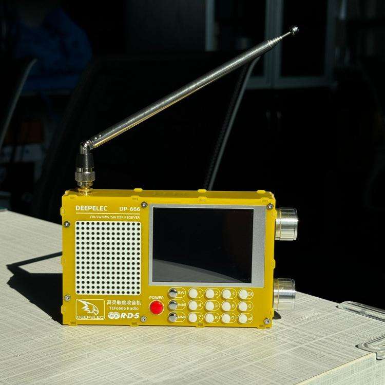 DEEPELEC DP-666 Touch Screen TEF6686 Radio Full Band FM High Sensitivity Radio(White)