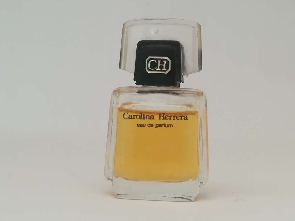 Miniature Perfume Bottle: Carolina Herrera Eau De Parfum - Carolina Herrera (5ml)