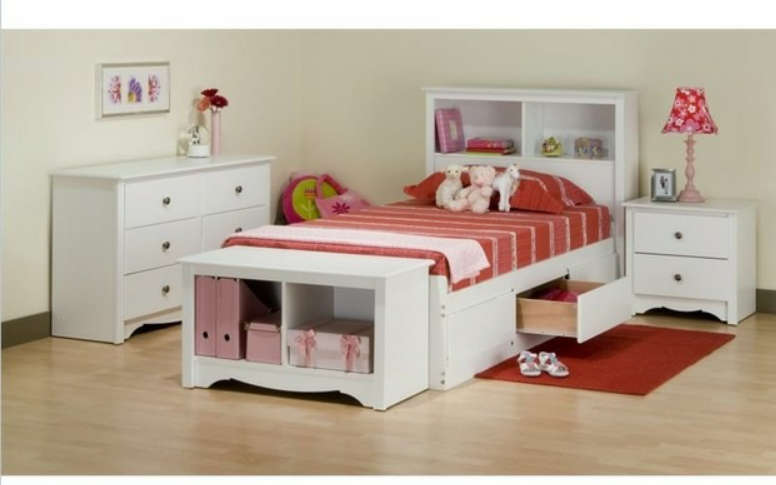 Valerie Bedroom Sets - three quarter