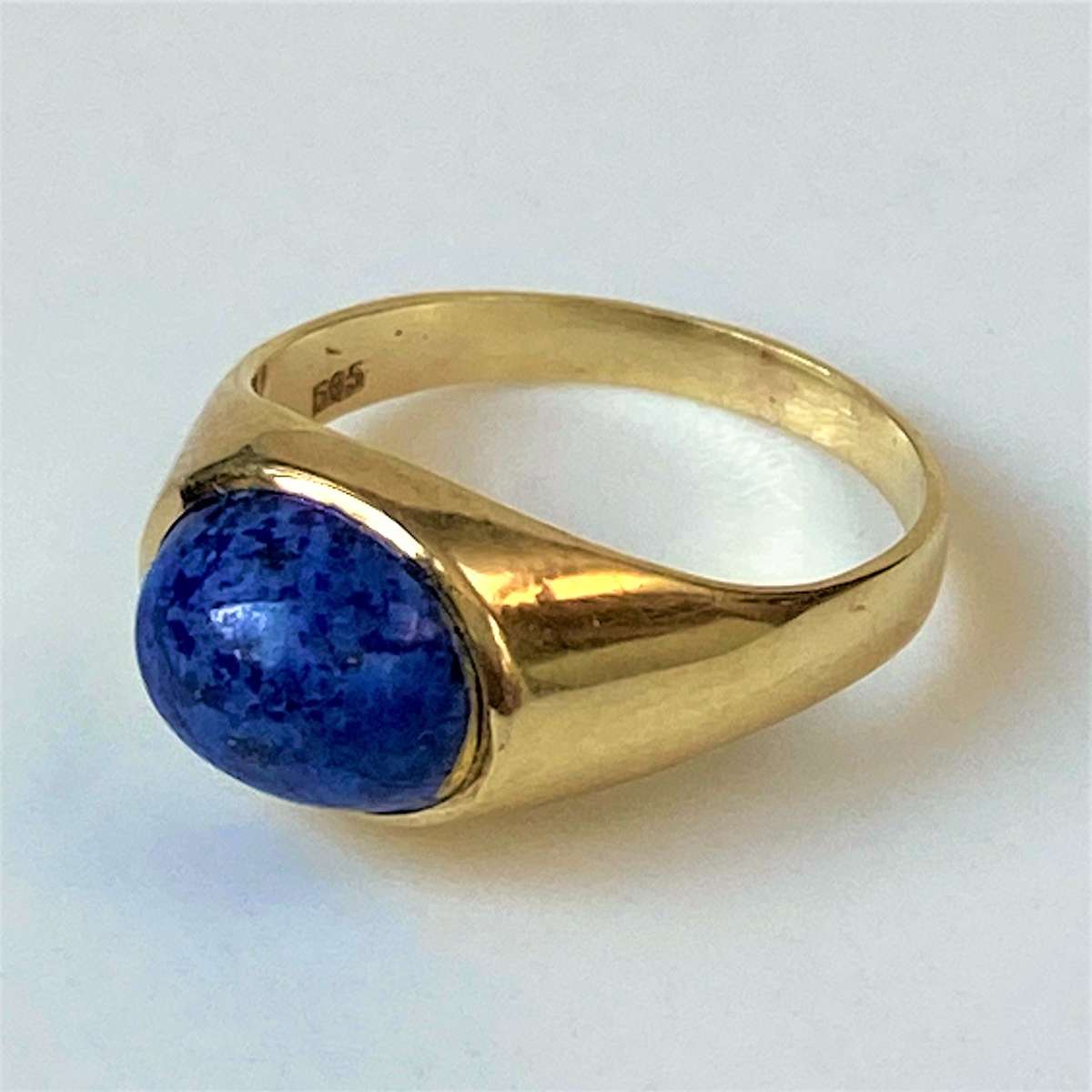 Vintage 14ct Gold and Lapis Lazuli Ring