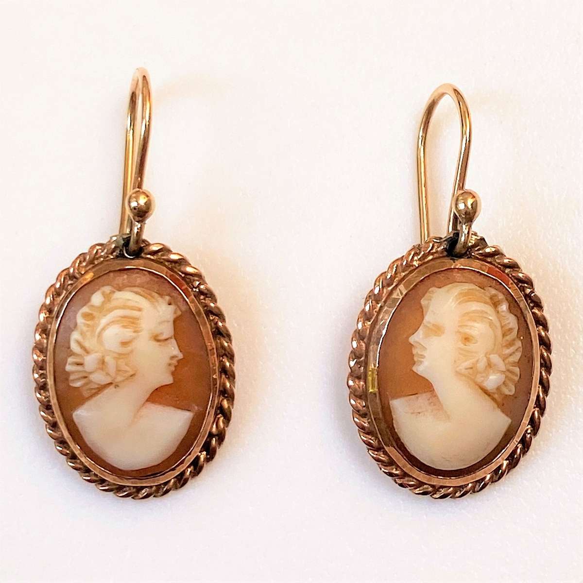 Vintage 9ct Gold and Shell Cameo Drop Earrings