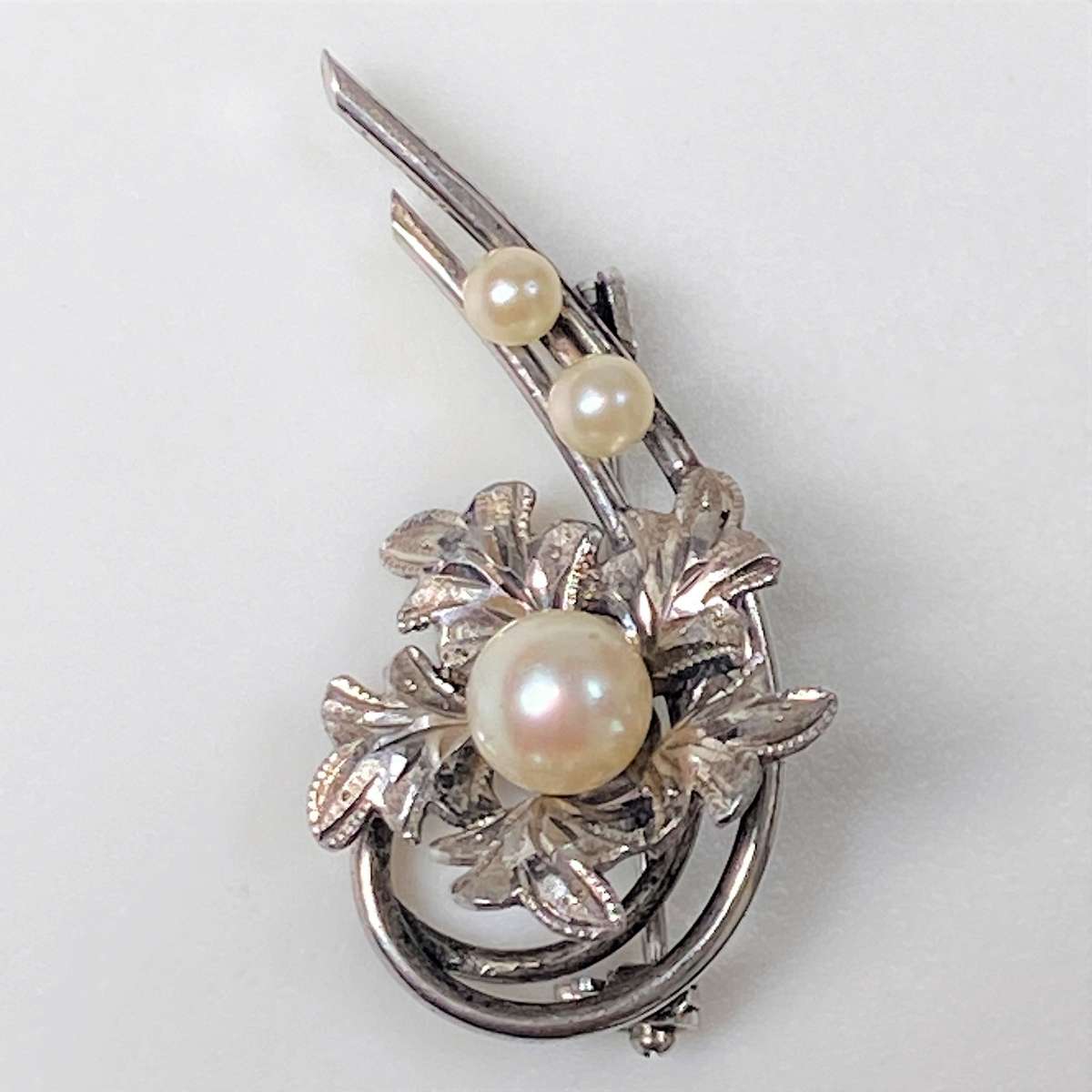 Vintage Silver and Pearl Flower Brooch