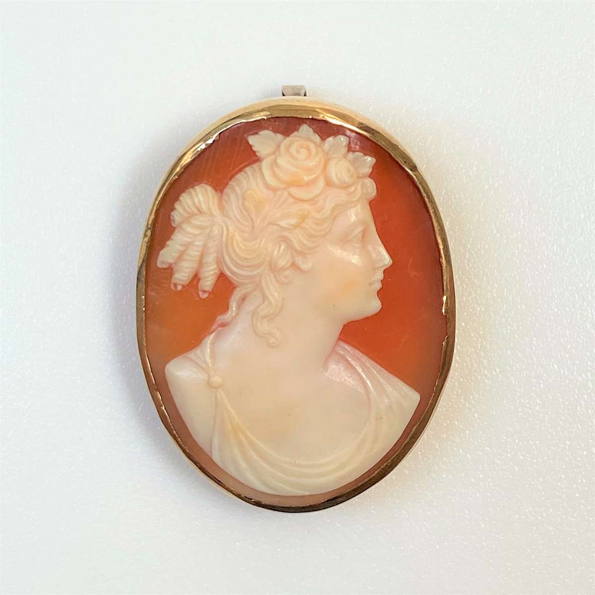 Vintage 9ct Gold and Shell Cameo Brooch / Pendant