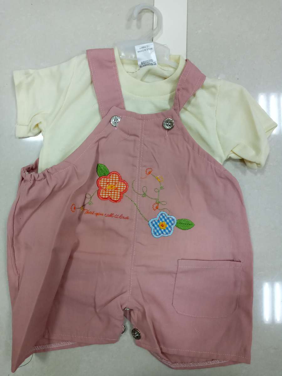 INFANTS DUNGAREE & T SHIRT - 0-3 MONTHS / Pink and Yellow