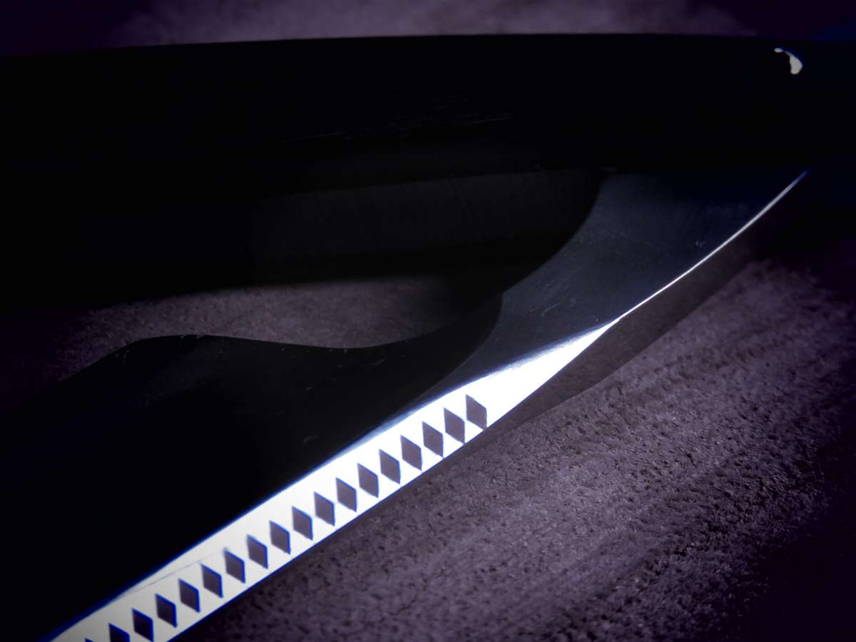 Dovo straight razor 66811 Grenadille handle, mother of pearl inlay