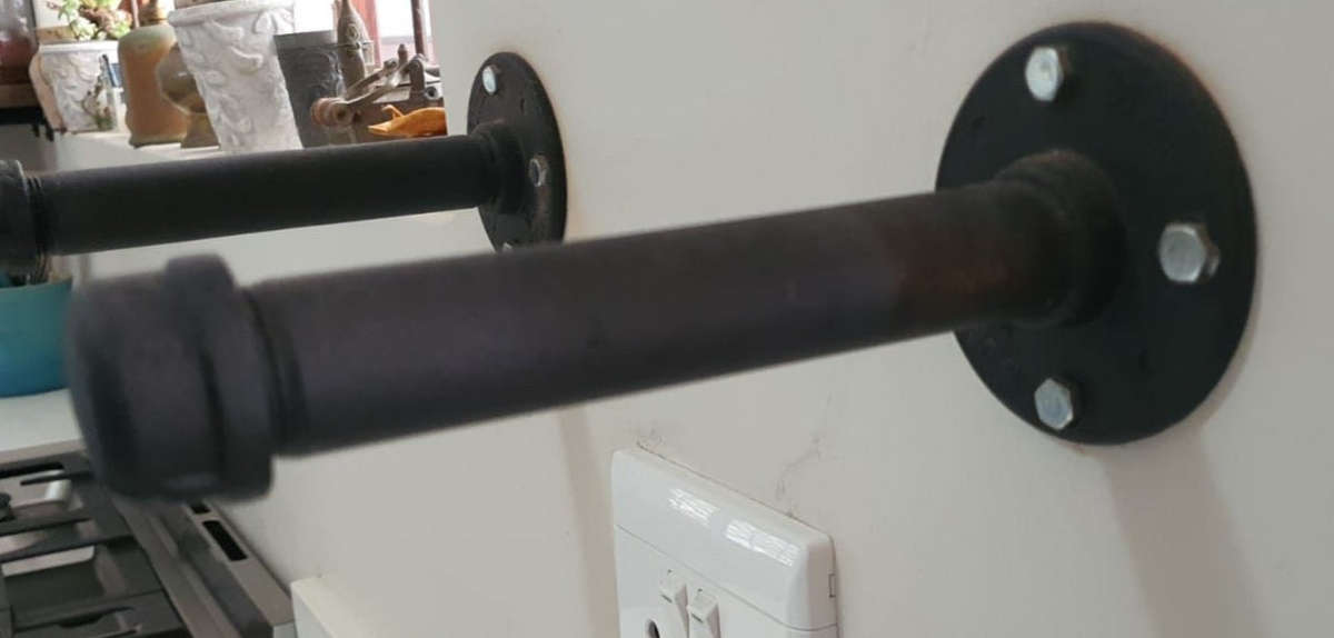 15mm Pipe Industrial Floating Shelf kit - for 300mm wide plank - Matte Black