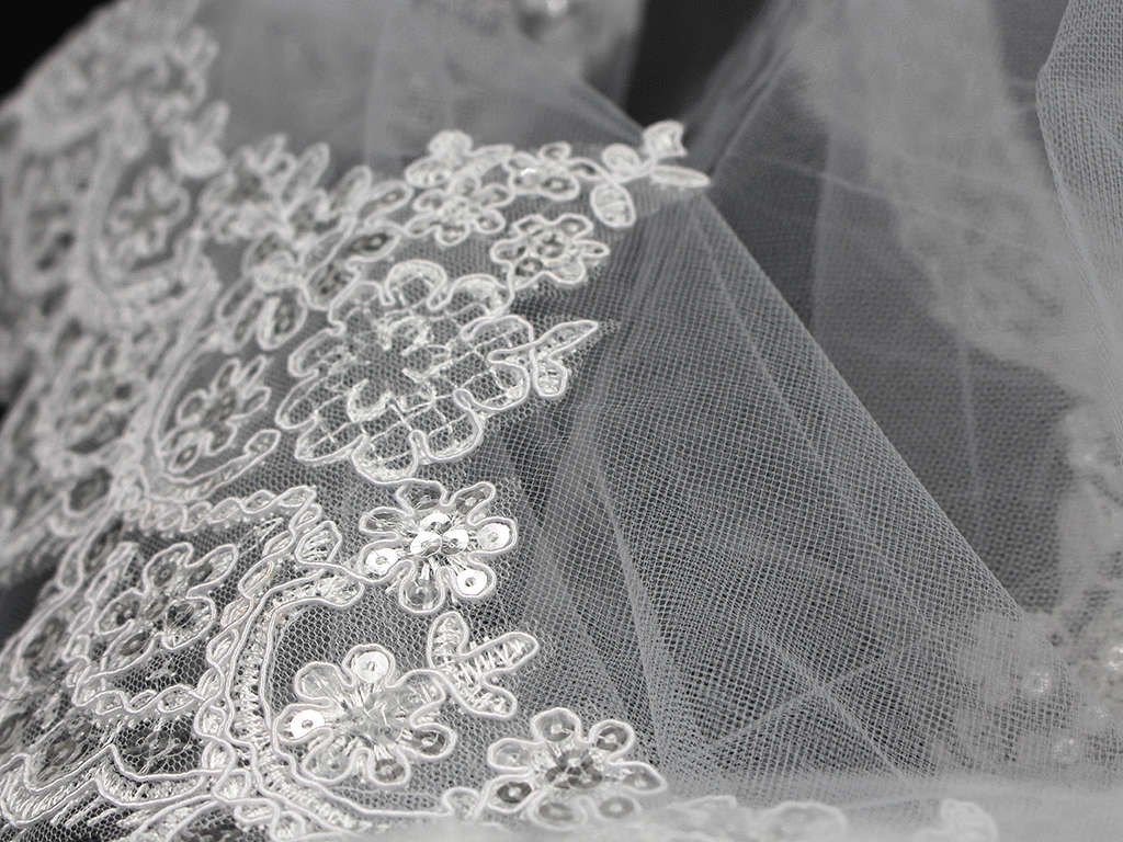 Long Tail 5M Bridal Veil