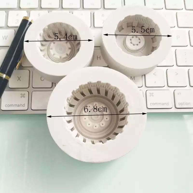 Tyre set silicone fondant mould.