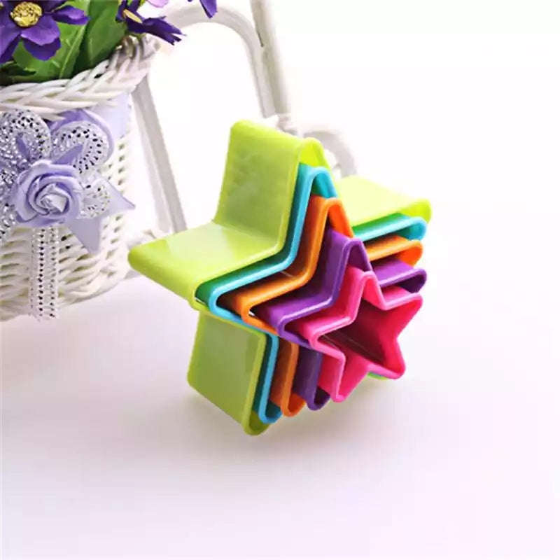 Vocen Plastic Cookie Cutters In a Container Star 5pcs