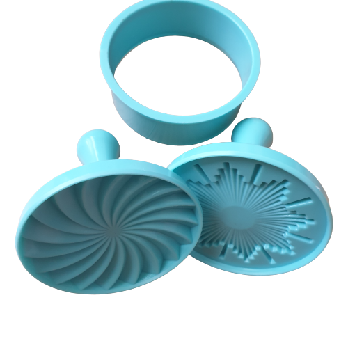 Cookie cutter and stamp set 7.5cm Y222