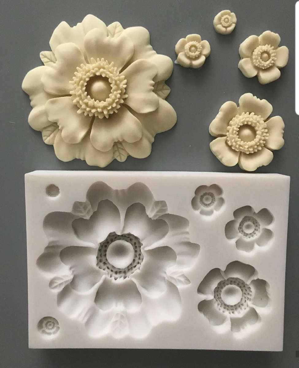 Large flower silicone mould, biggest flower 6.4cm
