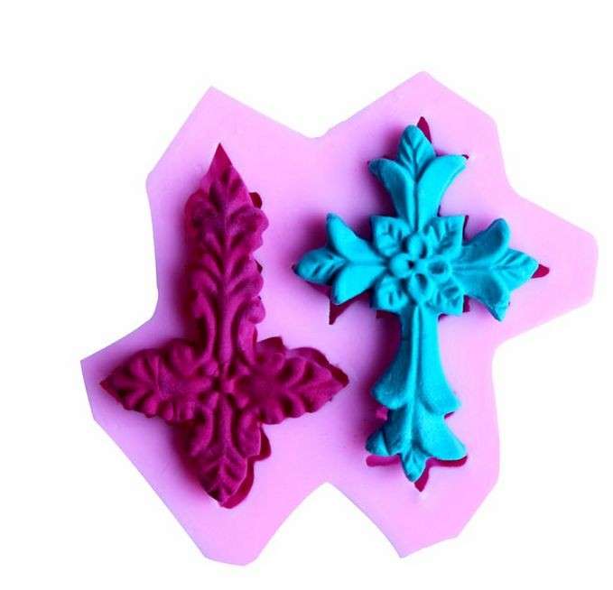 Silicone fondant cross mould, size of actual cross +-4.7x3.3cm
