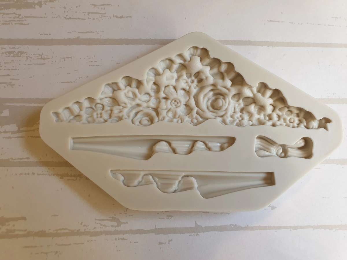 Flower drape border silicone mould, flower border 14.3x4.4cm