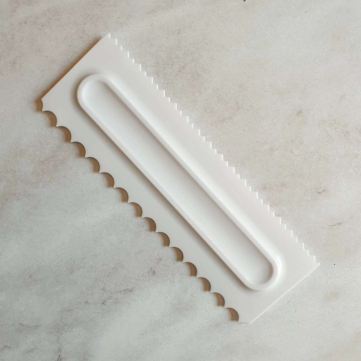 Plastic Icing comb scraper, D