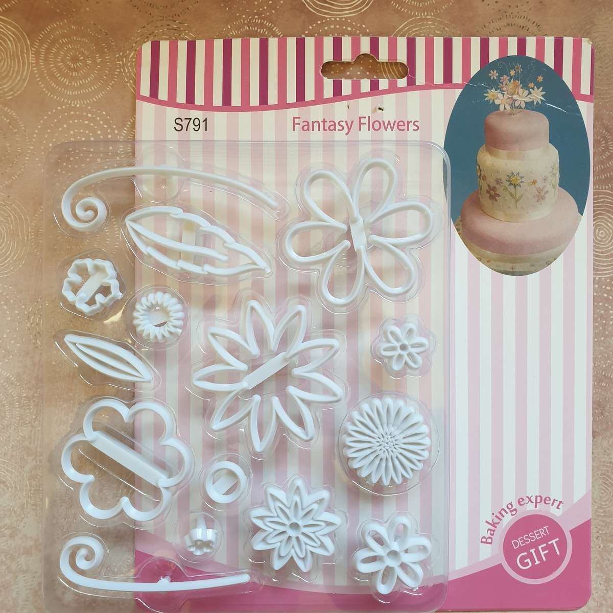 Fantasy Flowers plastic cutter set. Patch work