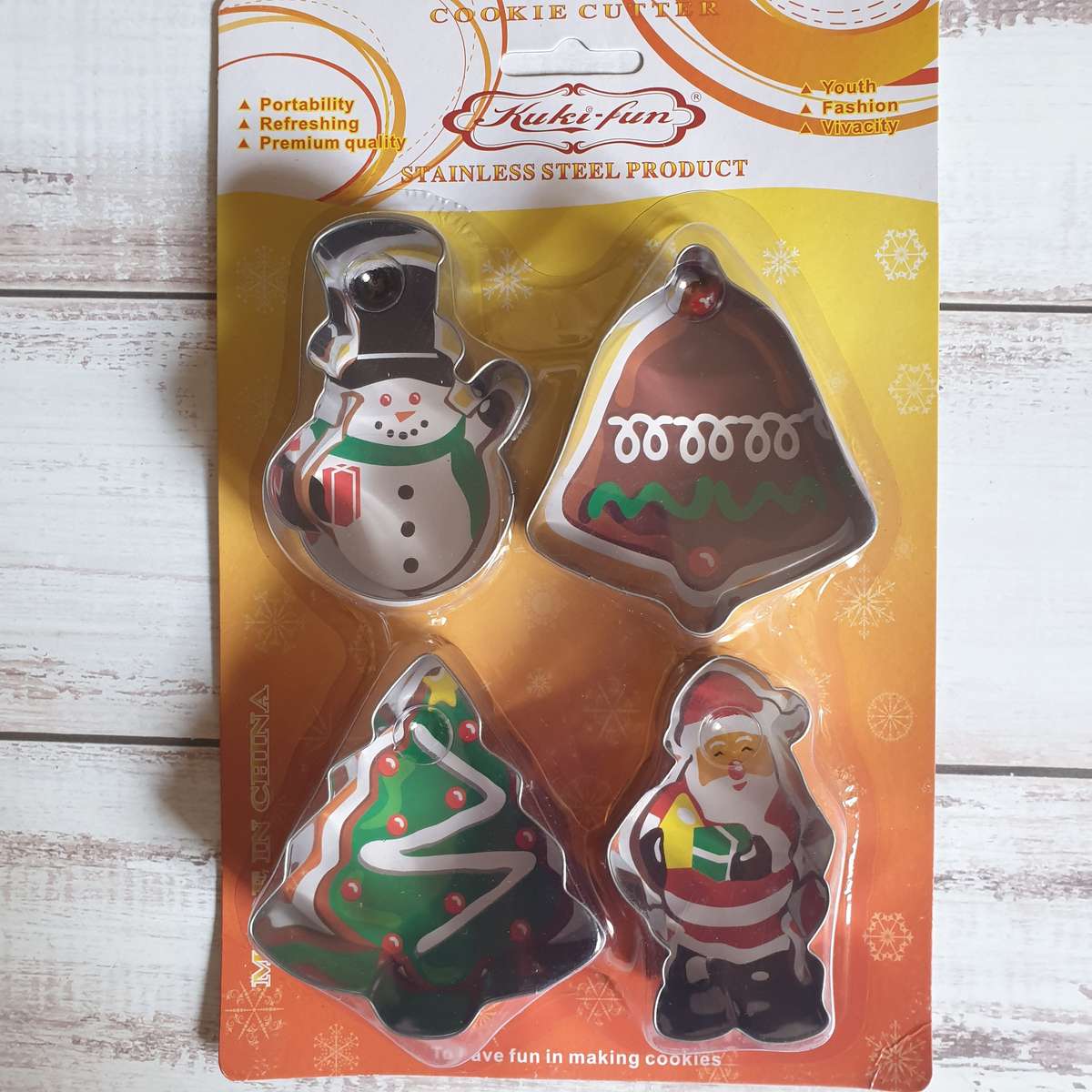 4 piece Christmas metal cutter set