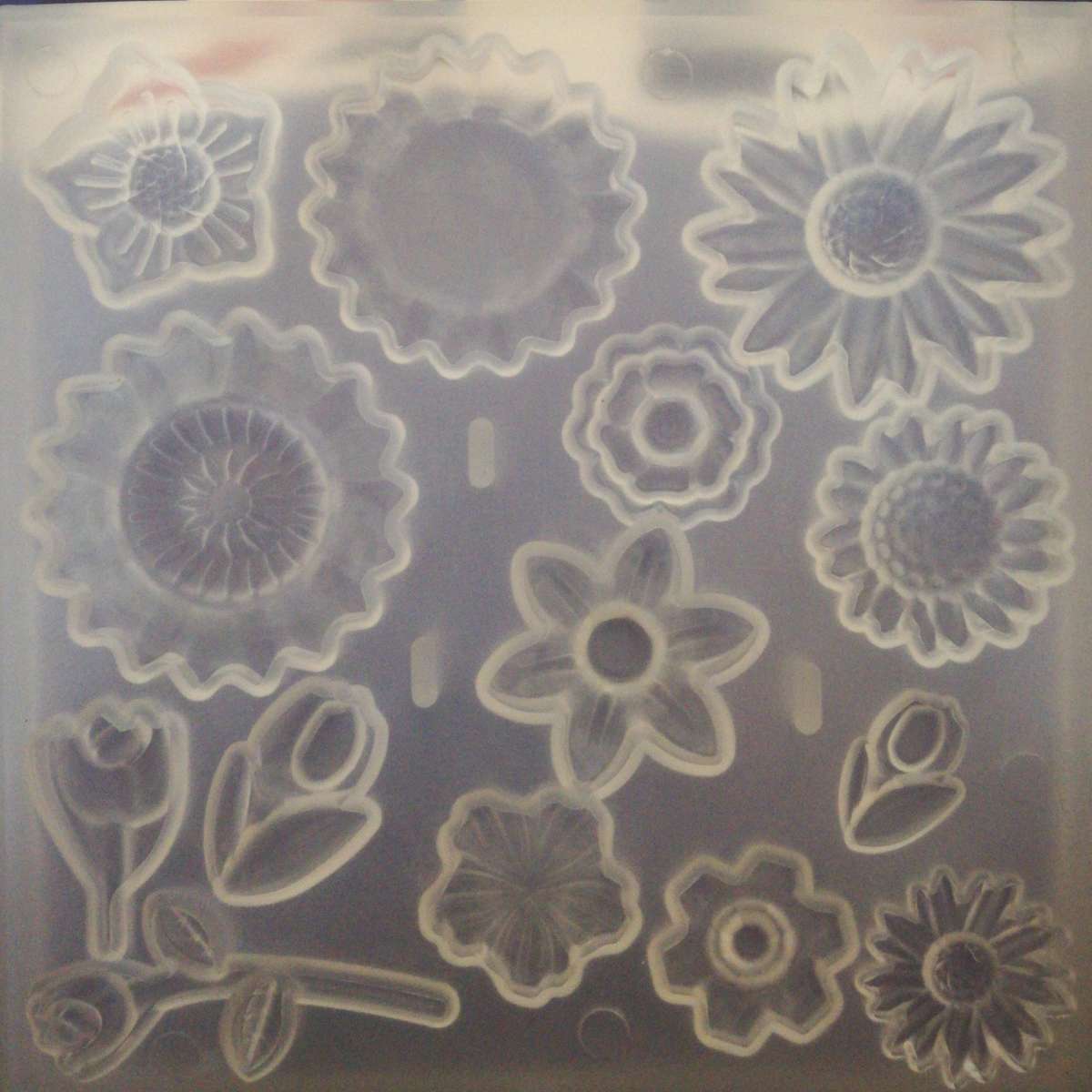 Flower soft silicone mould, top right daisy 4.5cm