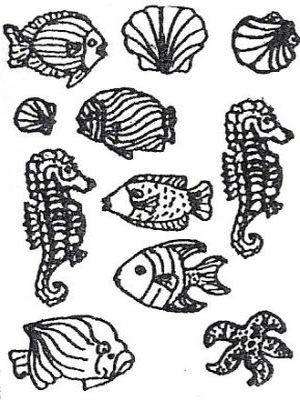 AA22 Hard Plastic Chocolate Mould Seahorse 4.5x1.6cm Starfish 4.5cm