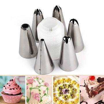 5 nozzles and 7 piping bags + connector