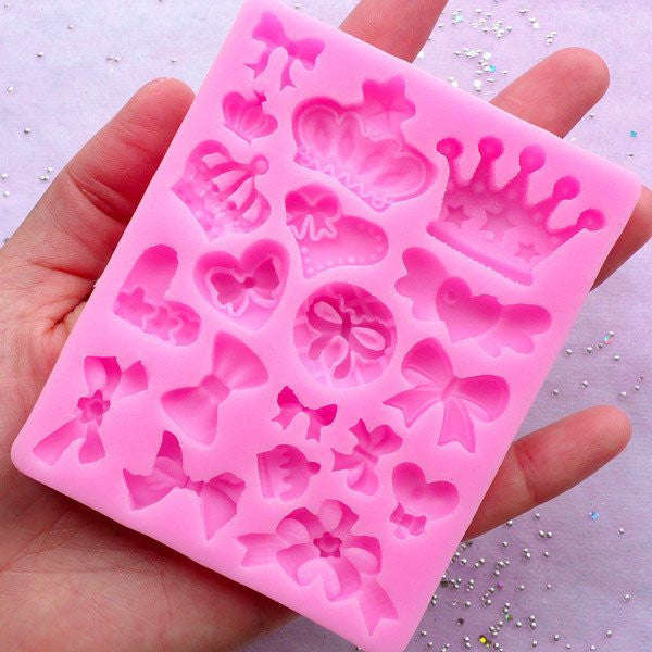 Bows and crowns fondant / sugar paste mould, size of mould 7.5x9cm
