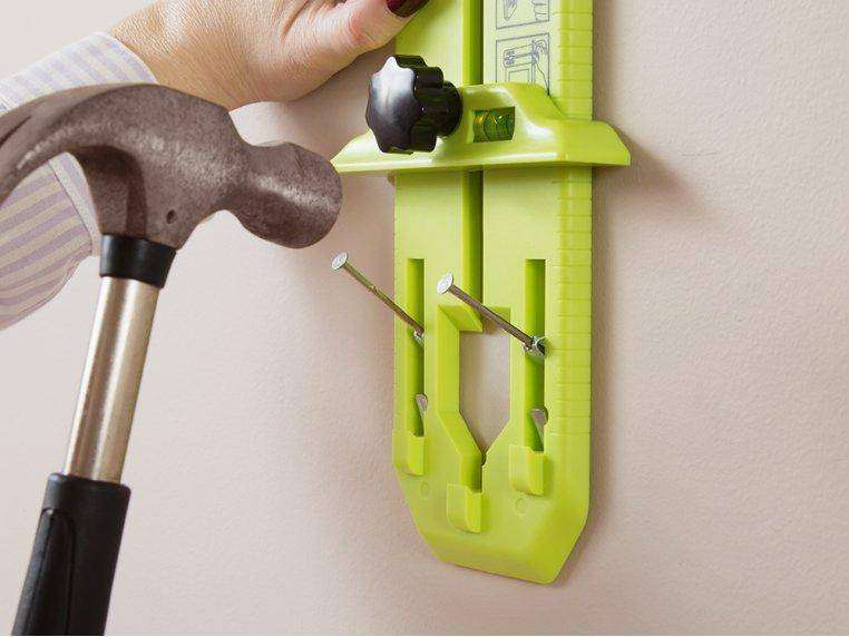 Universal Picture Hanging Tool