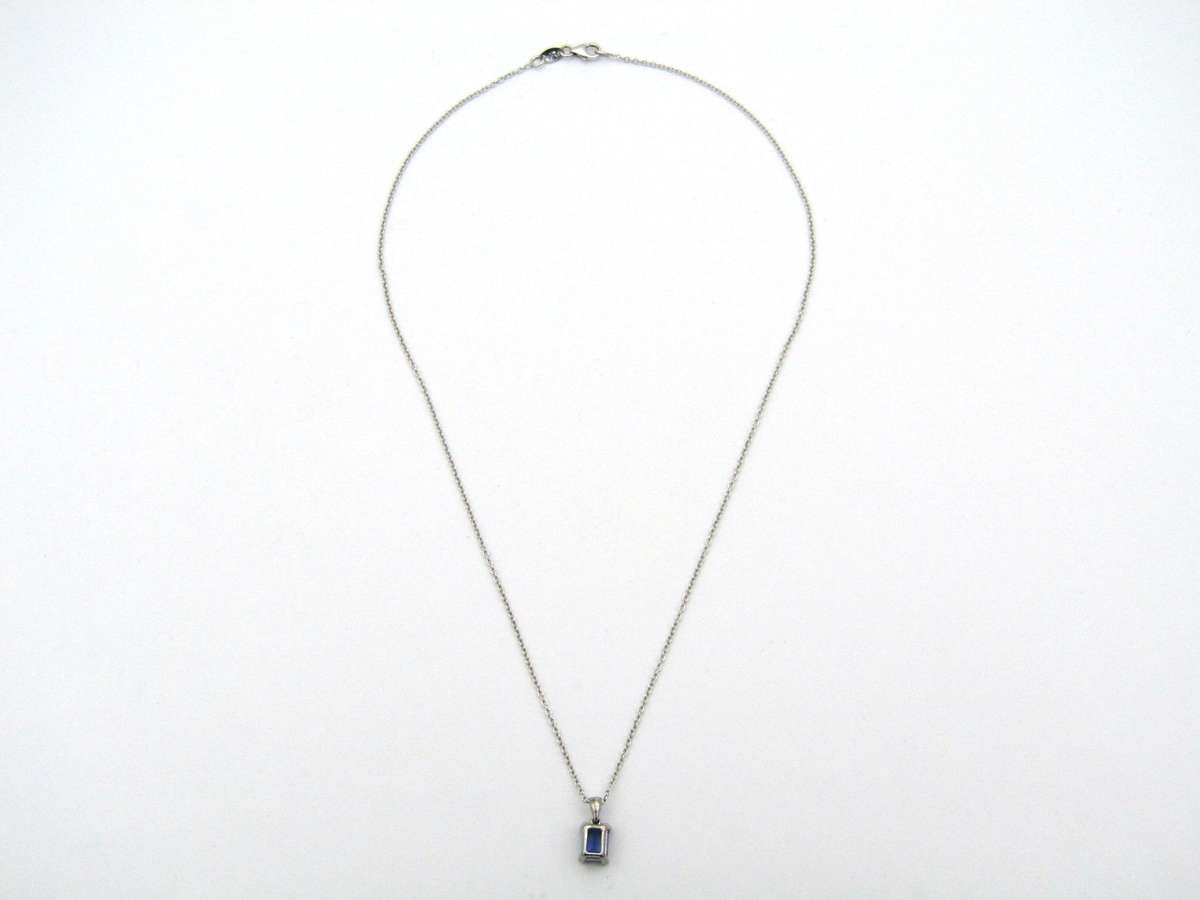 9K gold tanzanite pendant by Browns.