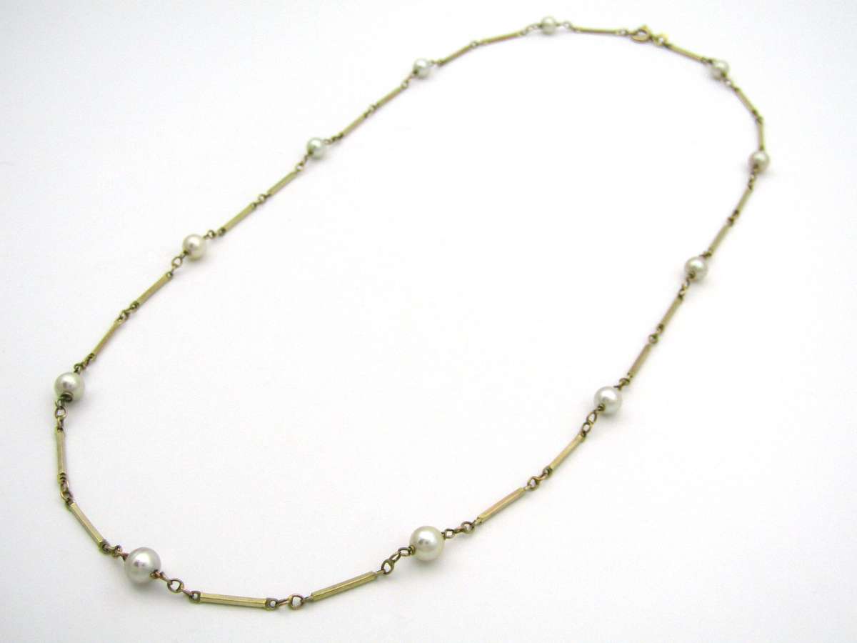 9K gold pearl bar chain necklace.