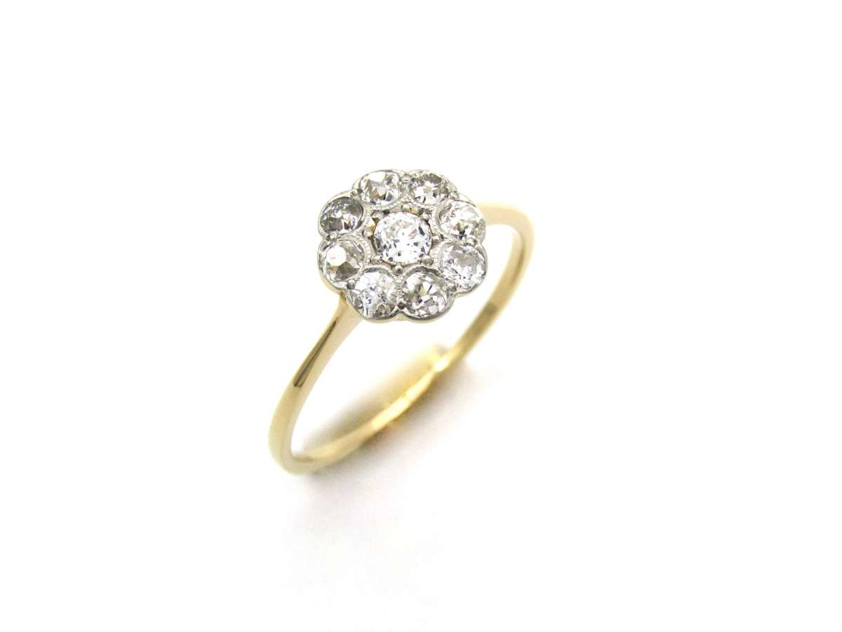 18K gold Victorian diamond ring, Circa 1890's.