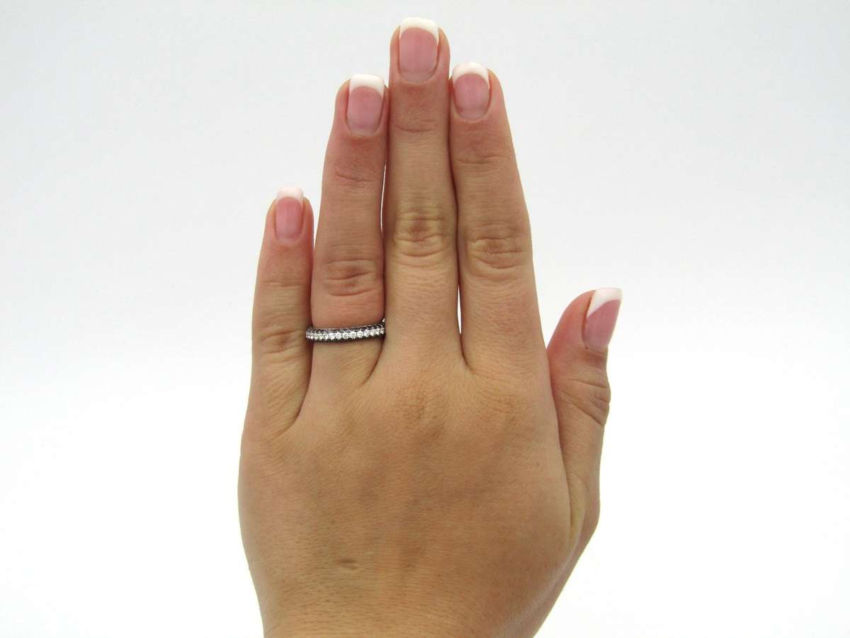 18K gold black and colourless diamond ring.