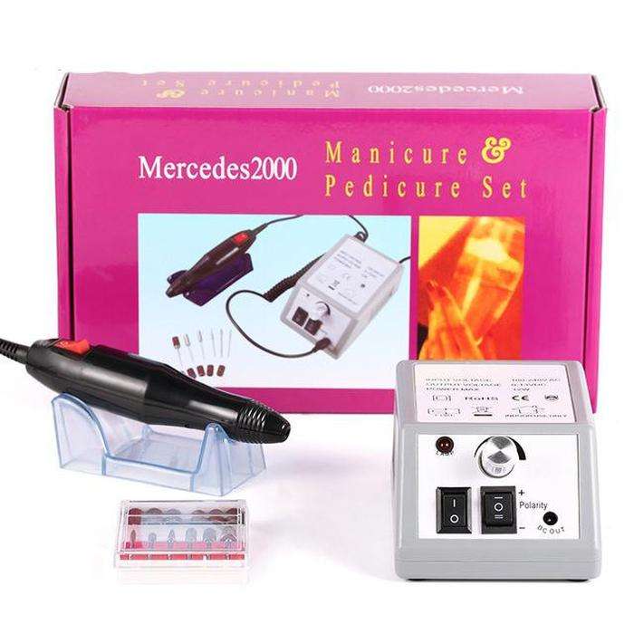 Mercedes2000- Manicure And Pedicure Set