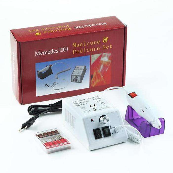 Mercedes2000- Manicure And Pedicure Set