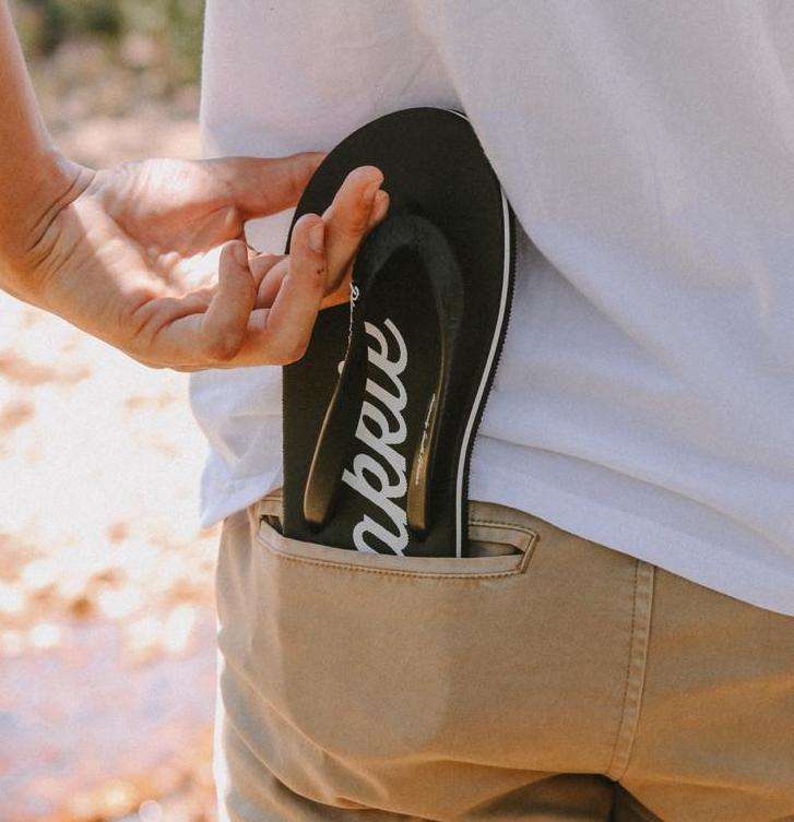 Plakkie Kelly's (Black and White) - 13