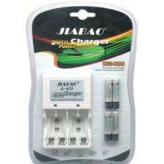 Digital NICD-NiMH Charger Including 4 AA Batteries | Charge AA/AAA & 9V